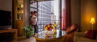 Hotel Giraffe by Library Hotel Collection