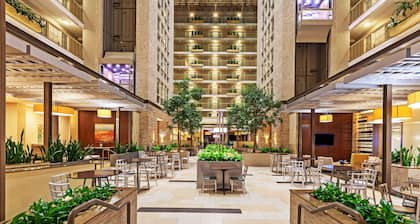 Embassy Suites by Hilton Dallas Market Center
