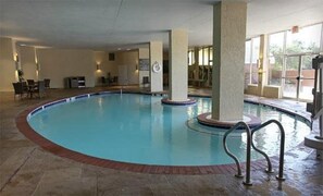 Piscine intérieure