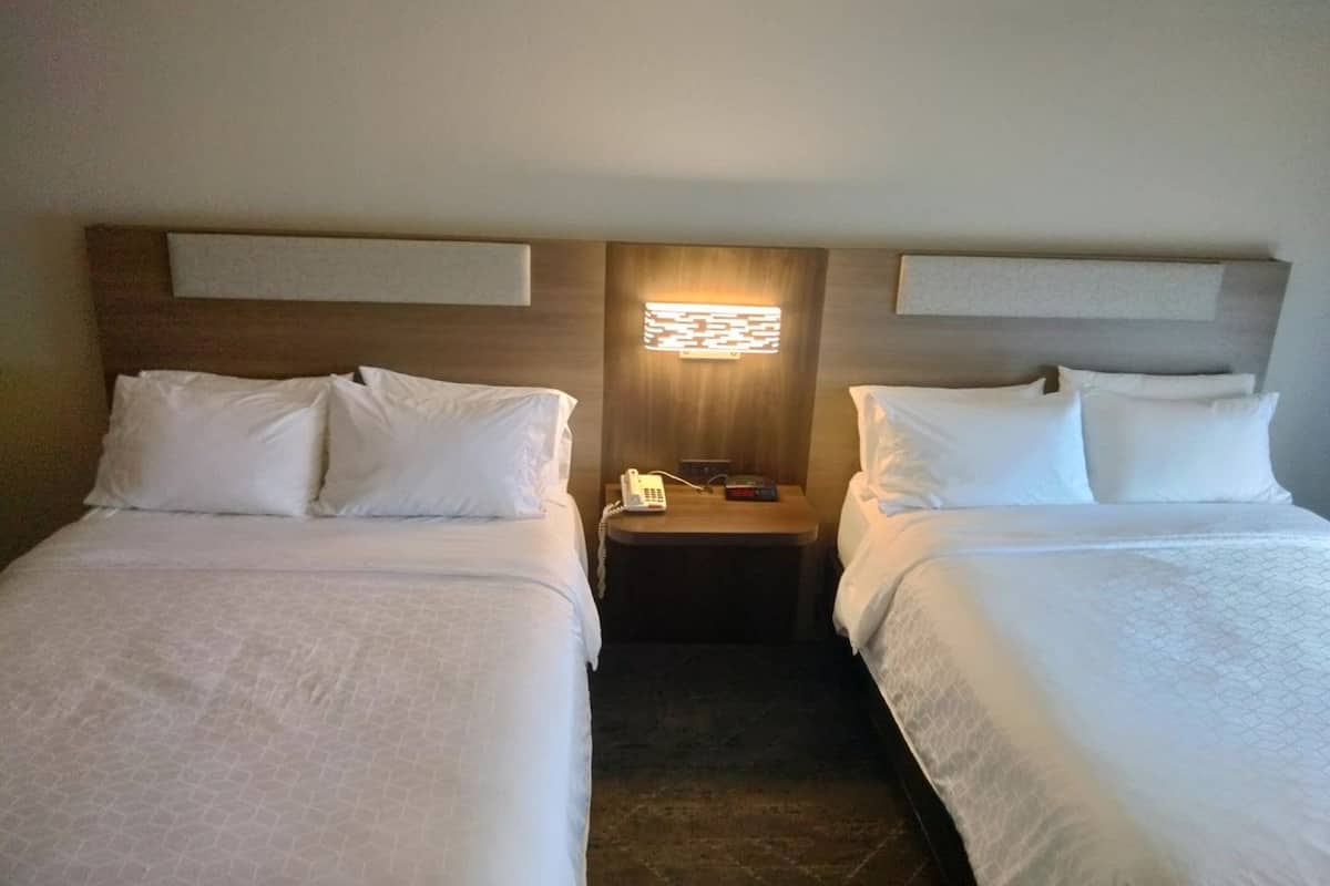 In-room safe, desk, iron/ironing board, free WiFi