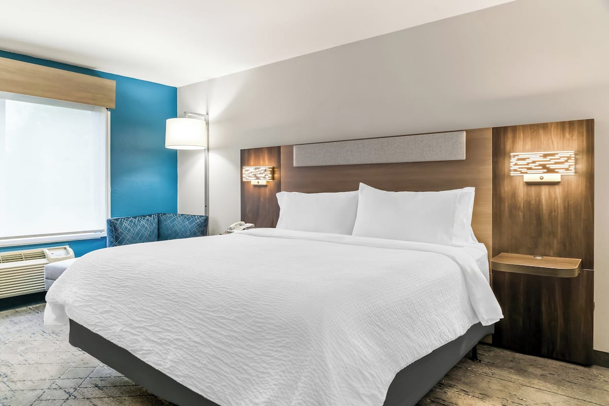 1 bedroom, in-room safe, desk, iron/ironing board