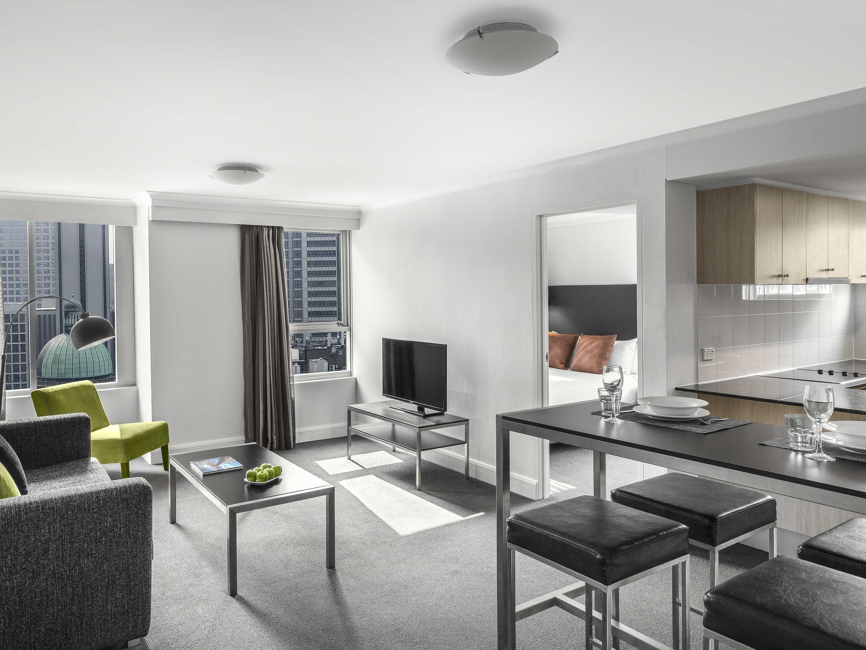 Caja de seguridad en la habitación y escritorio 