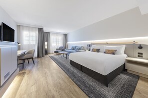 Junior Suite, 1 King Bed, Balcony | 1 bedroom, premium bedding, in-room safe, desk