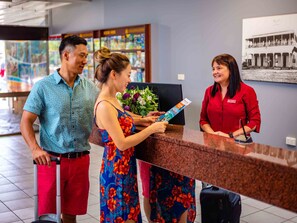Mostrador para check-in y check-out