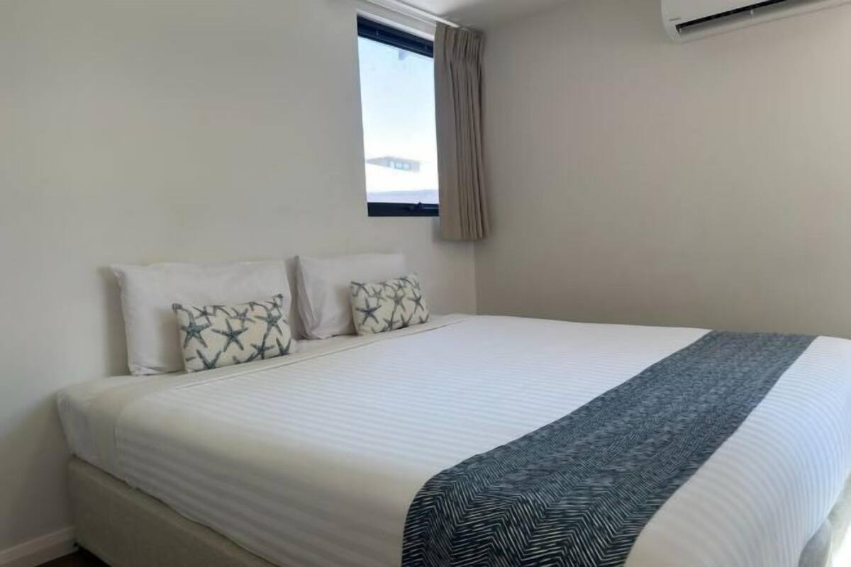 In-room safe, desk, iron/ironing board, WiFi (free)