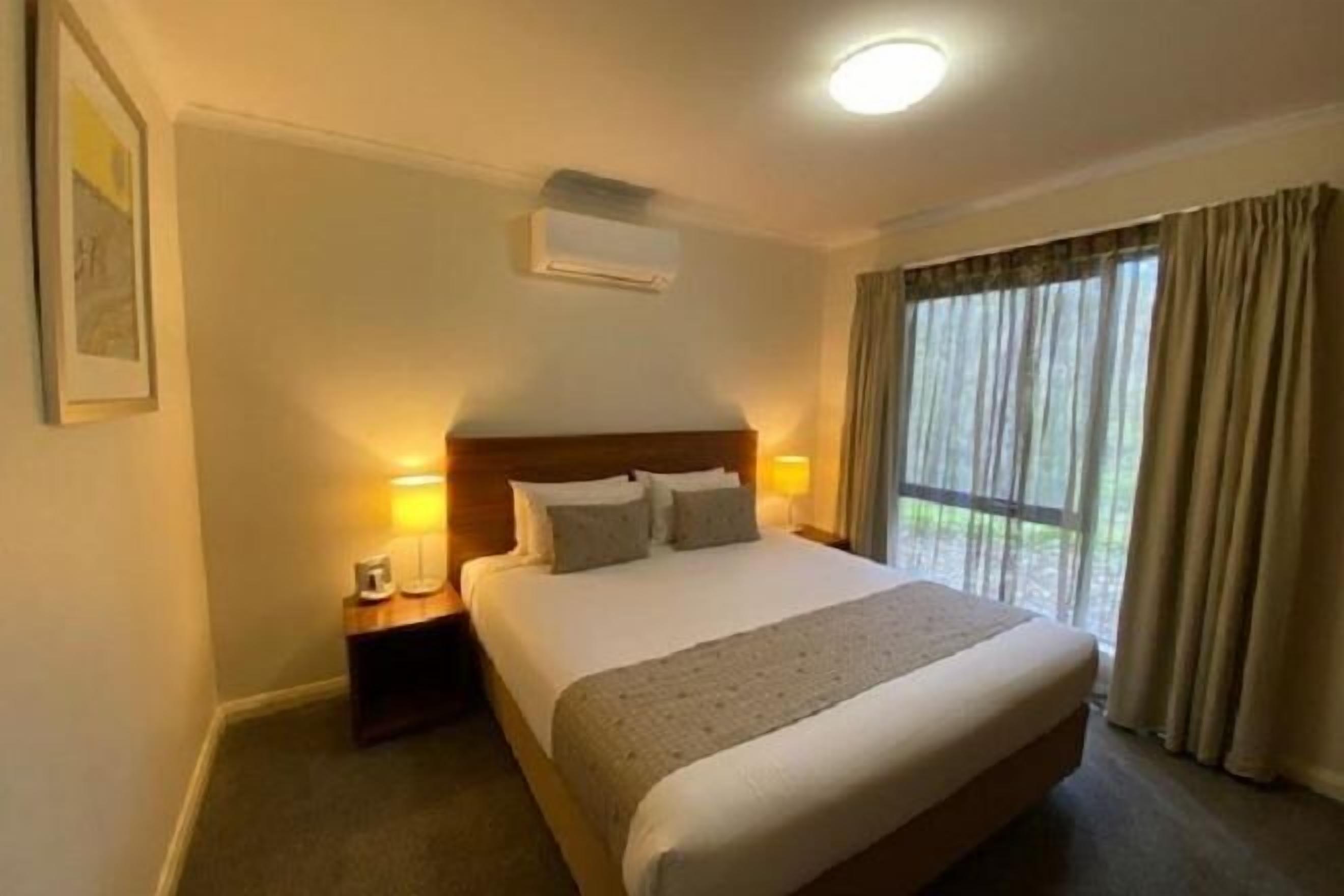 In-room safe, desk, iron/ironing board, free WiFi