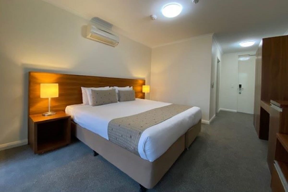 In-room safe, desk, iron/ironing board, free WiFi