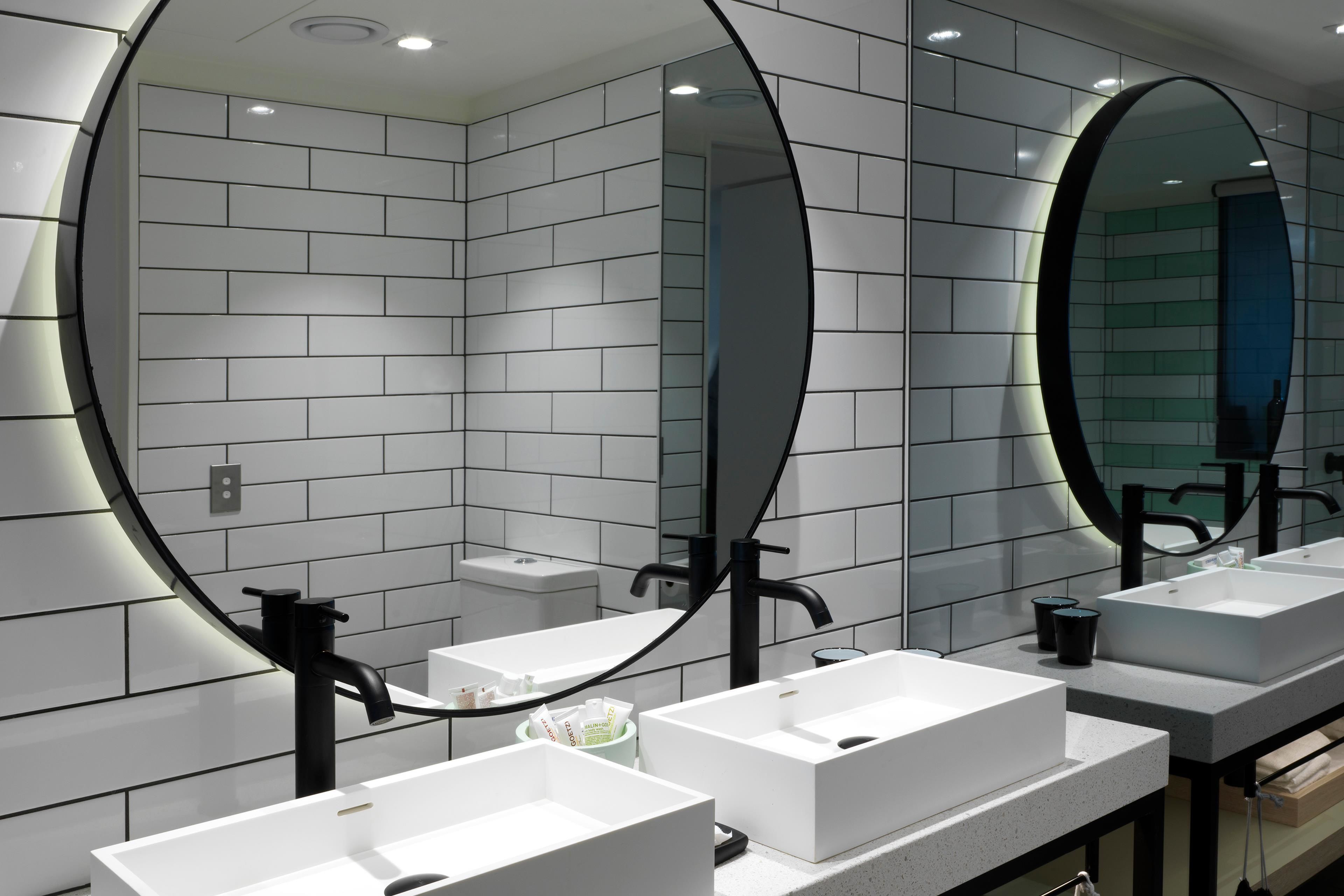 qt atrium suite | bathroom | separate bathtub and shower, designer toiletries, hair dryer, bathrobes