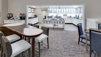 Desayuno para llevar incluido todos los días