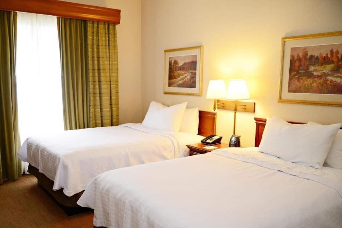 20 bedrooms, premium bedding, down comforters, pillowtop beds