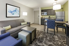 43-inch LCD TV with cable channels, TV - Homewood Suites by Hilton St. Louis-Chesterfield (Chesterfield)