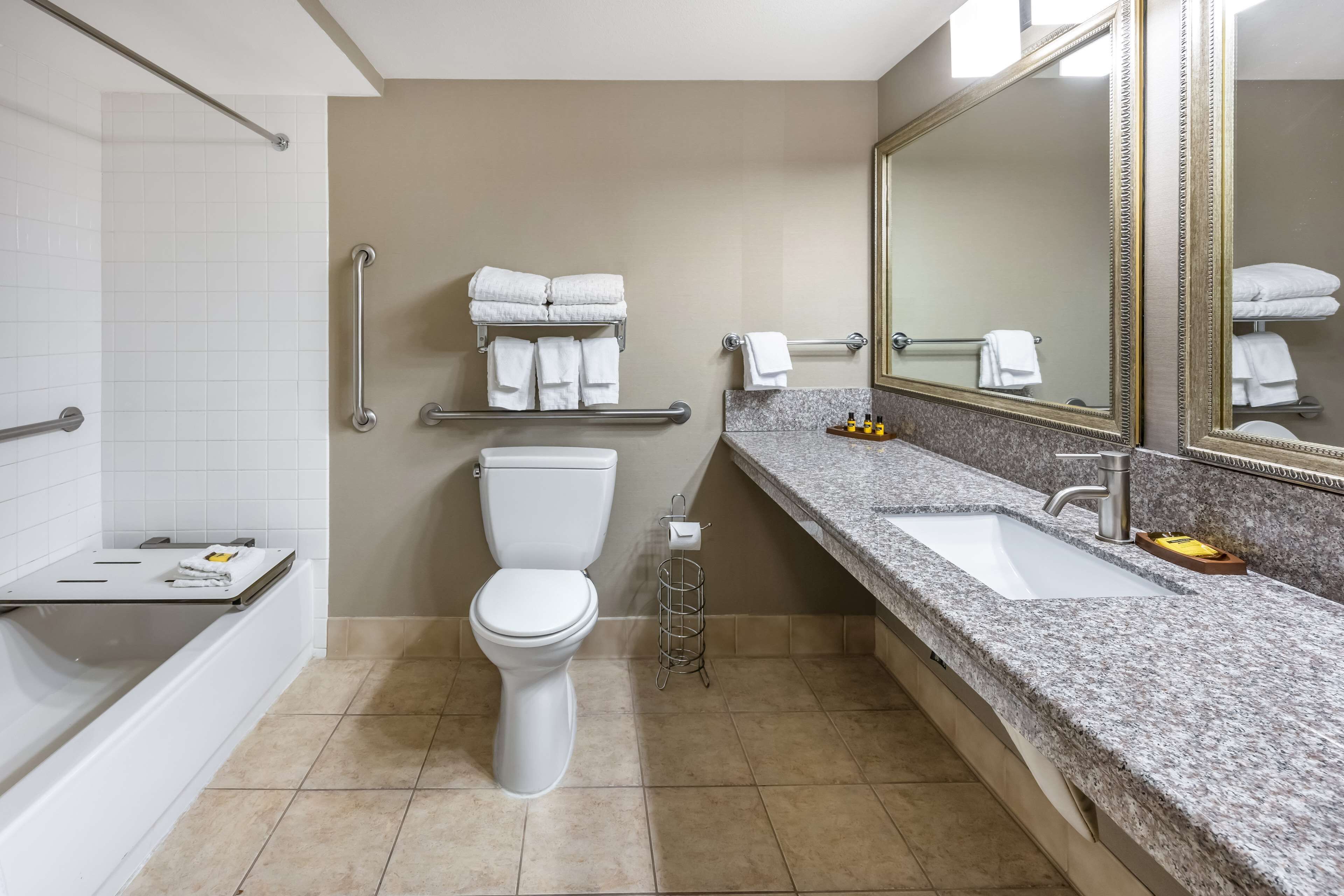 suite, 2 queen beds, accessible, bathtub (bathtub) | bathroom | combined shower/bathtub, free toiletries, hair dryer, towels