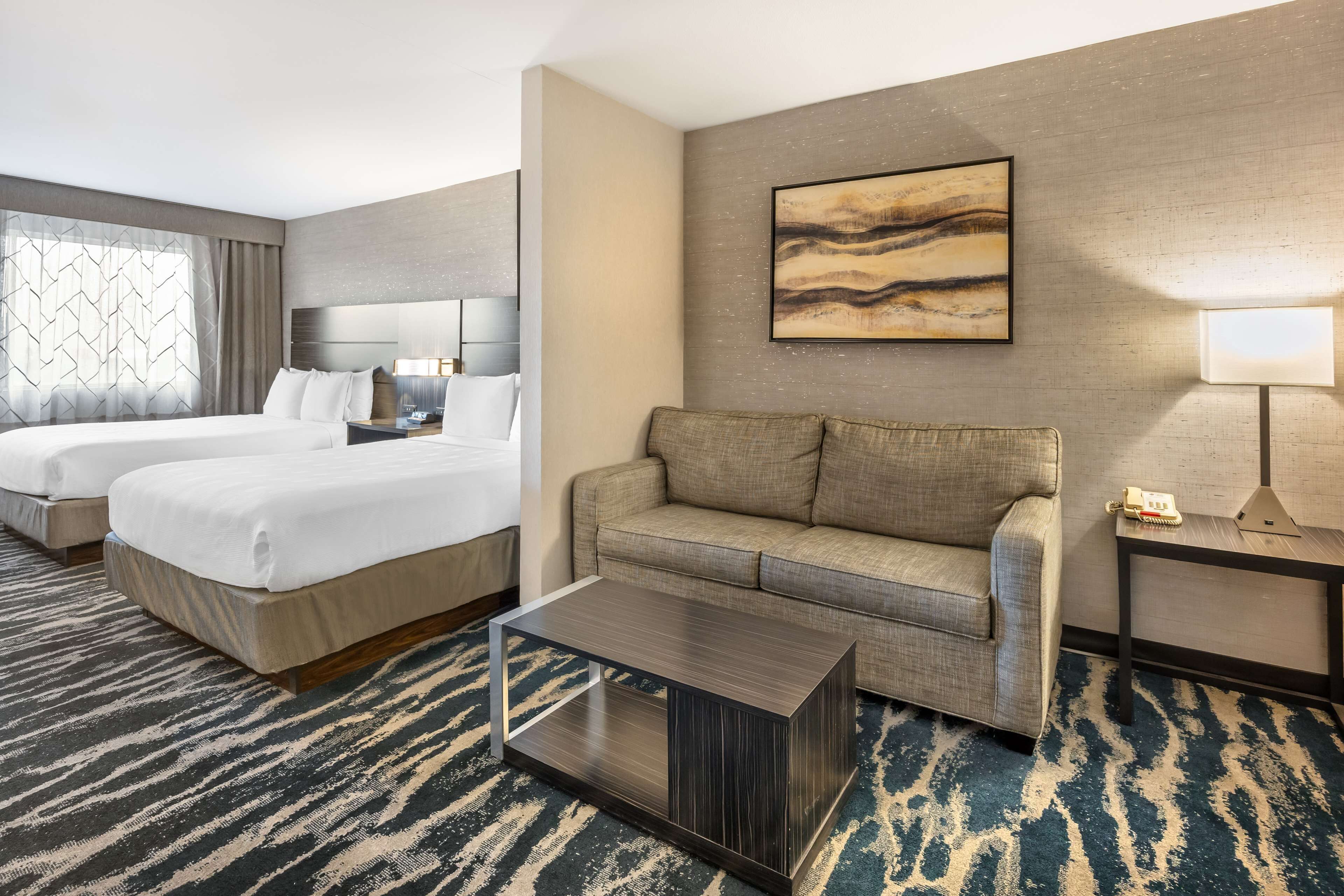 suite, 2 queen beds, accessible, bathtub (bathtub) | individually decorated, individually furnished, desk, laptop workspace