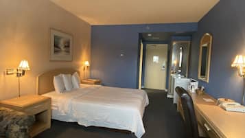 Standard Room, 1 Queen Bed | Laptop workspace, iron/ironing board, free cribs/infant beds, free WiFi
