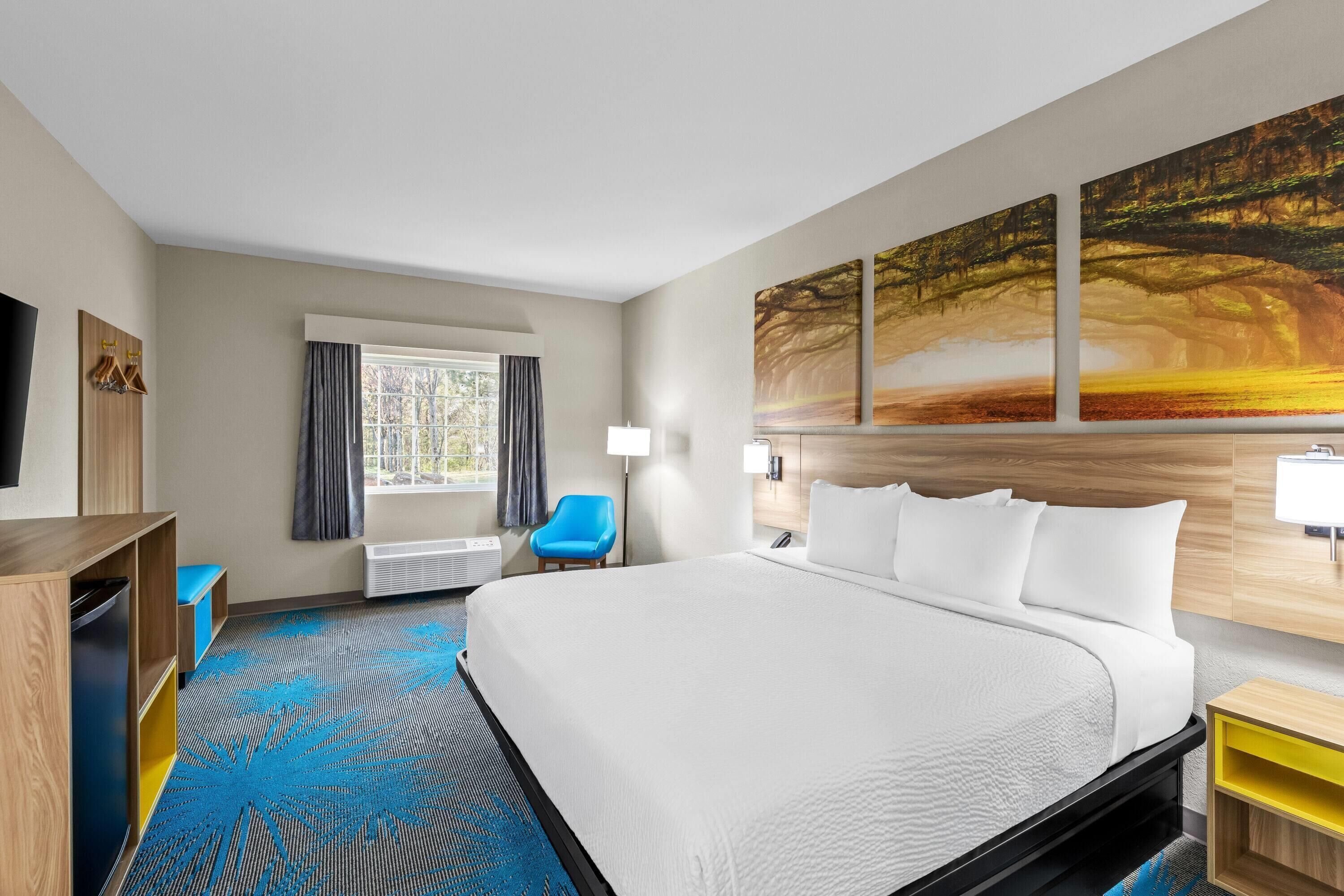 Photo - Days Inn & Suites by Wyndham Union City