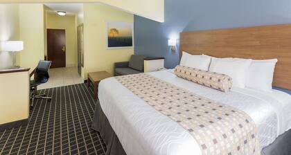 Days Inn & Suites by Wyndham Union City