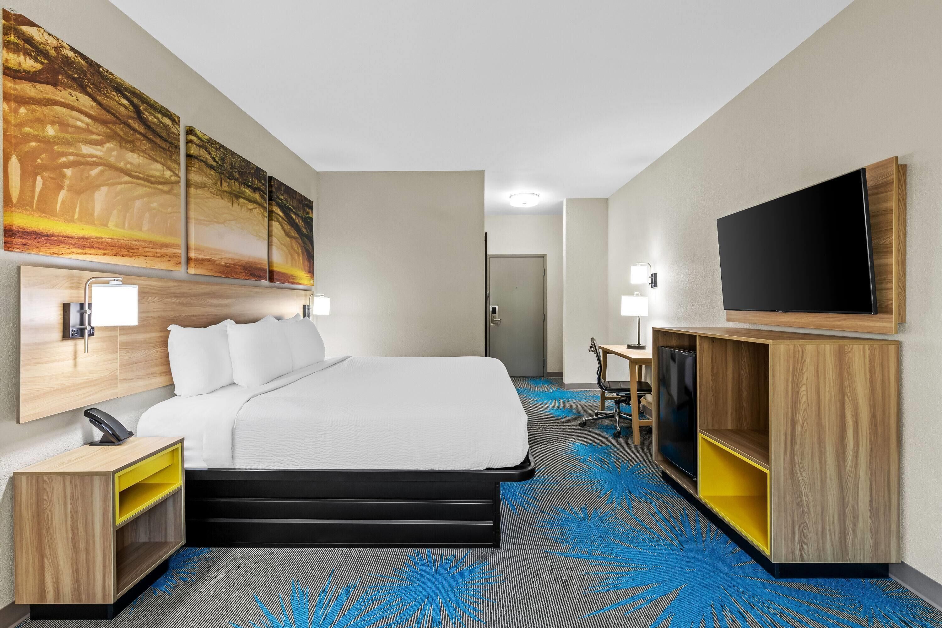 Photo - Days Inn & Suites by Wyndham Union City