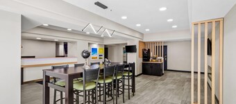 Days Inn & Suites by Wyndham Union City