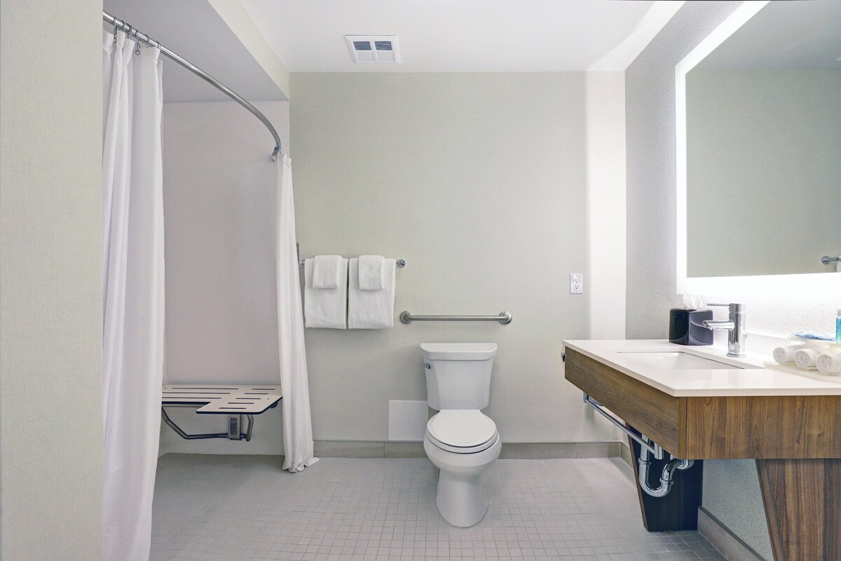 In-room safe, desk, iron/ironing board, WiFi (free)
