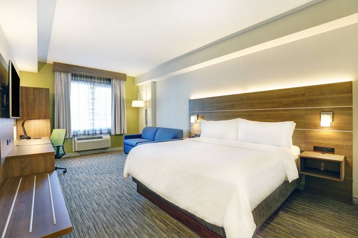 In-room safe, desk, iron/ironing board, WiFi (free)