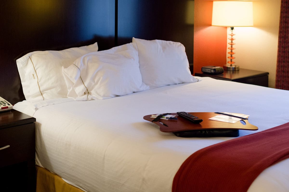 1 bedroom, in-room safe, desk, blackout curtains