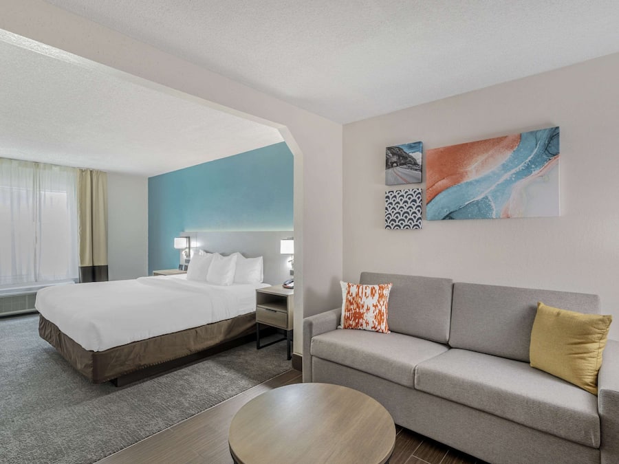 Schreibtisch, laptopgeeigneter Arbeitsplatz, Verdunkelungsvorhänge