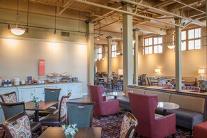 Free daily buffet breakfast  - Hampton Inn & Suites New Orleans Convention Center (New Orleans)