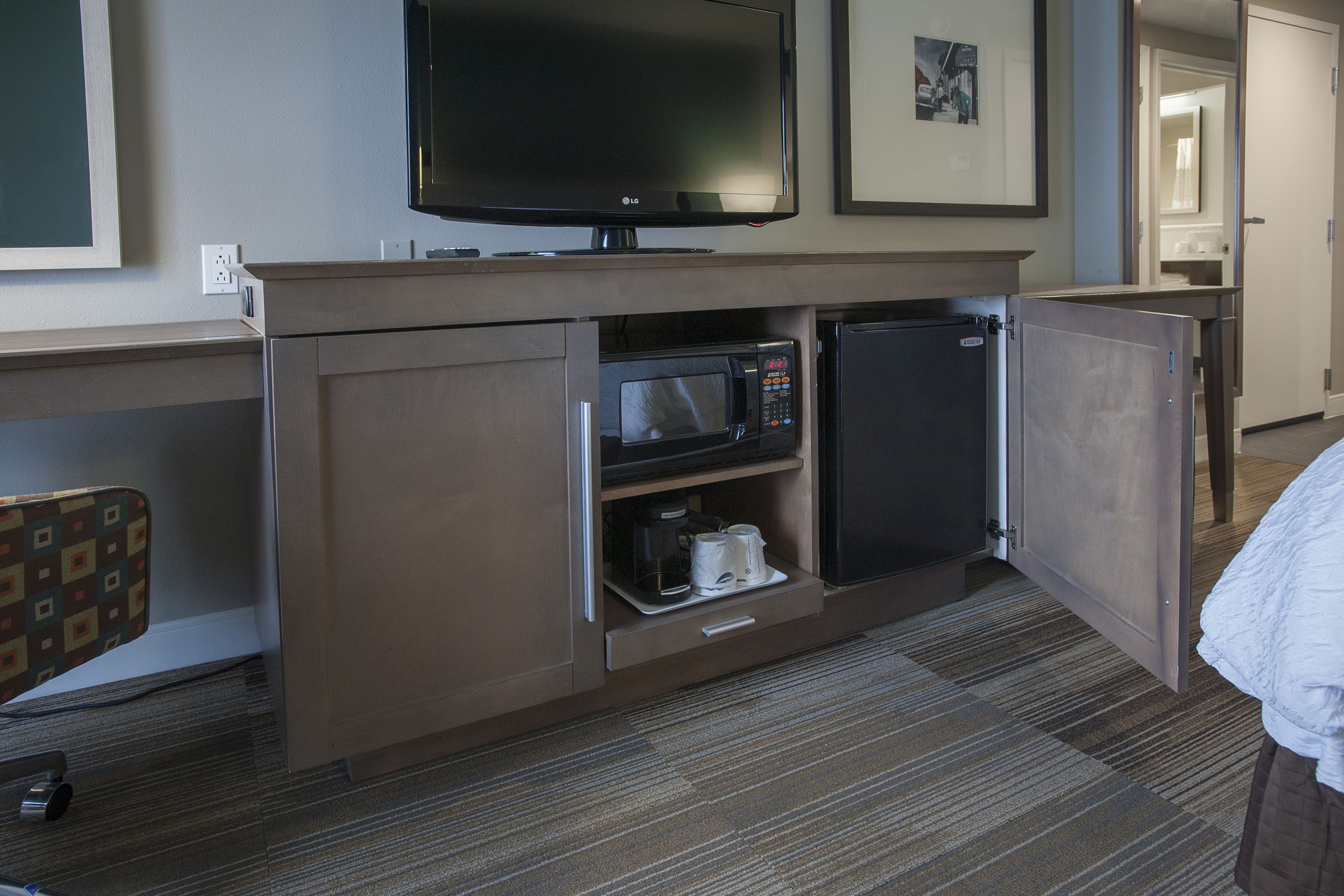 hypo-allergenic bedding, in-room safe, blackout curtains