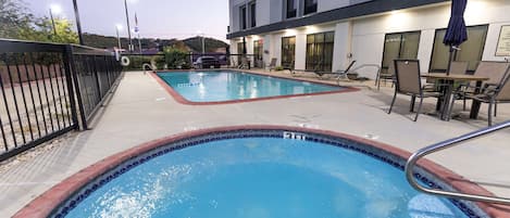 Piscine extérieure
