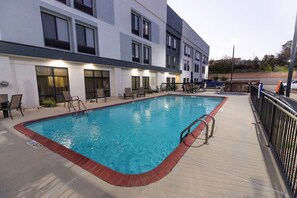 Outdoor pool - Hampton Inn Kerrville (Kerrville)