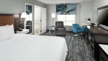 Habitación, 1 cama King size, con acceso para personas discapacitadas, tina | Caja de seguridad en la habitación y escritorio