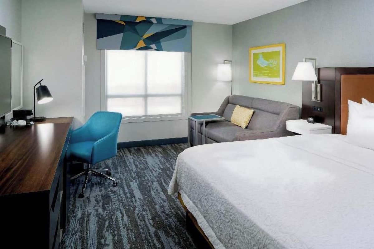 In-room safe, desk, laptop workspace, iron/ironing board