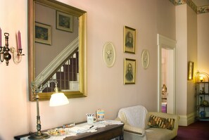 Check-in-/Check-out-Schalter