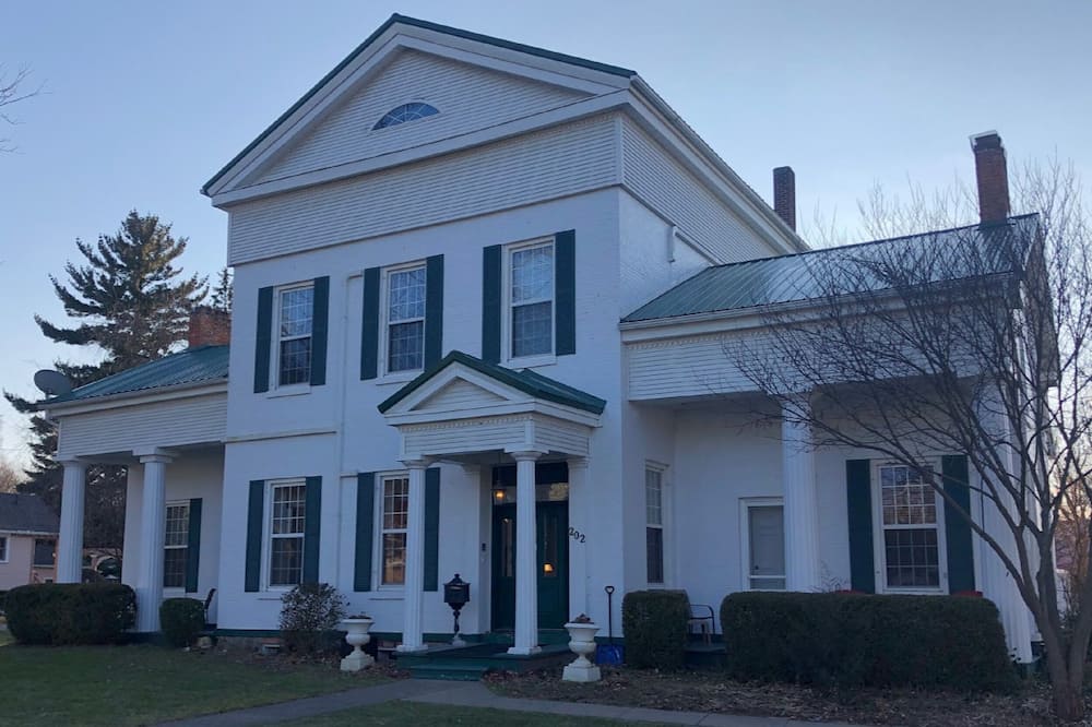 Munro House B And B - Reading Township, MI