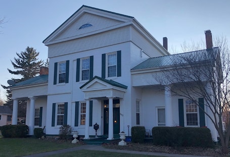 Front of property. Munro House B And B