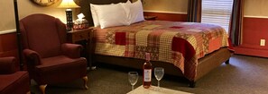 Individually decorated, desk, free WiFi, bed sheets - Munro House B And B (Jonesville)