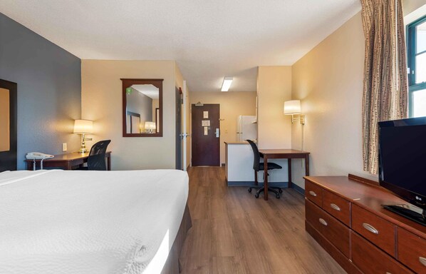Desk, iron/ironing board, free WiFi, bed sheets