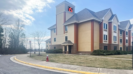 Exterior. Studio 6 – Chantilly, VA – Washington Dulles Airport