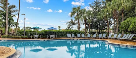 2 outdoor pools, sun loungers