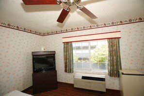 Single Room | Room amenity