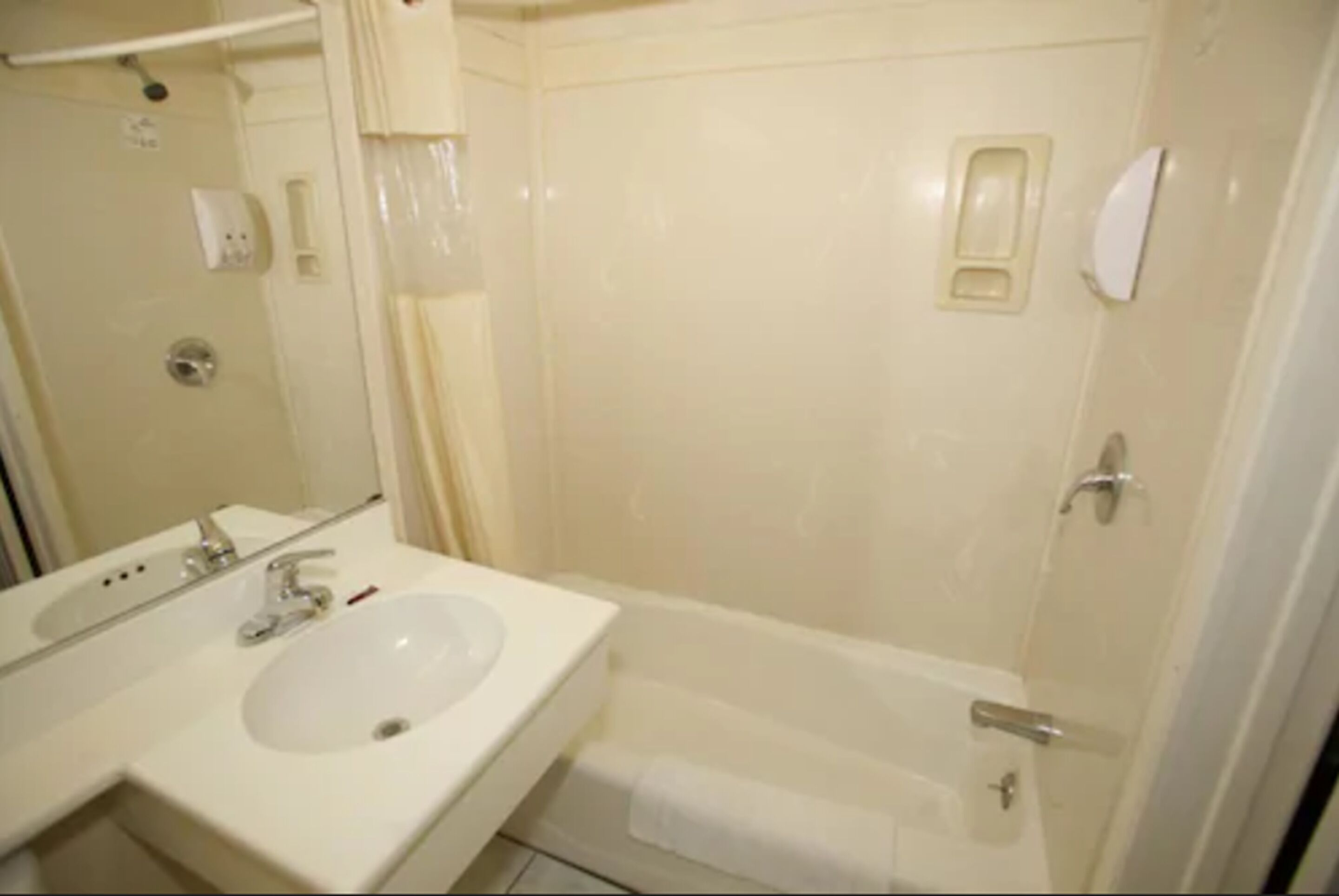 Photo - Hollywood Guest Inn