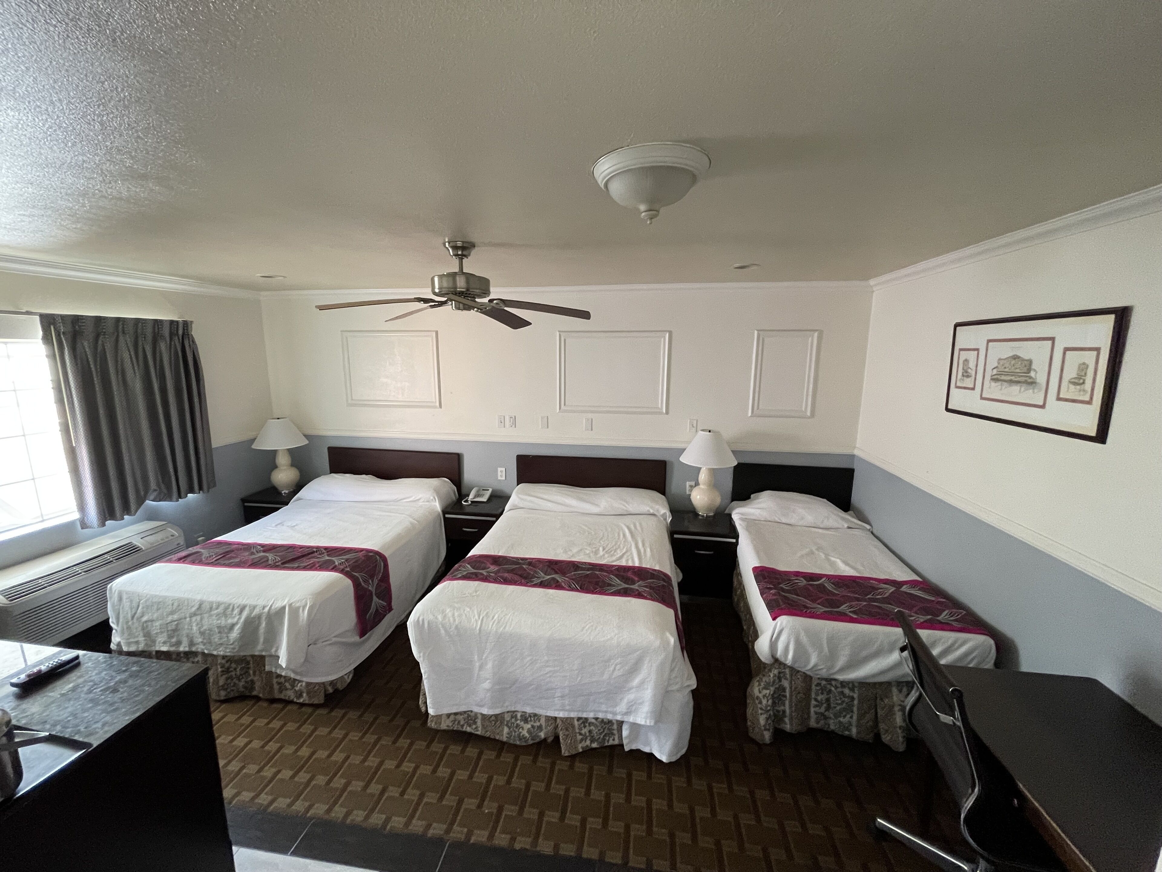 Photo - Hollywood Guest Inn