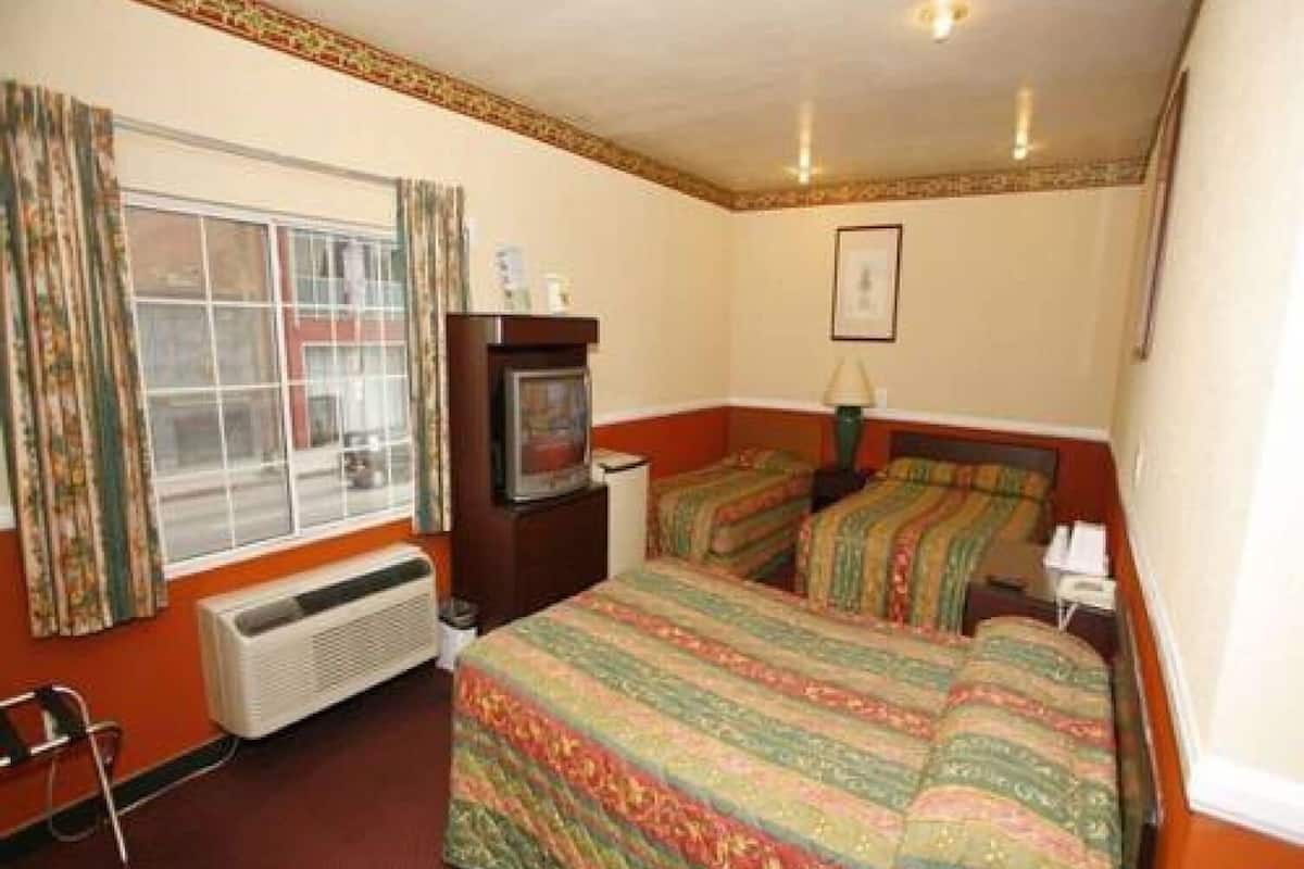 Schreibtisch, Zustellbetten, WLAN, Bettwäsche