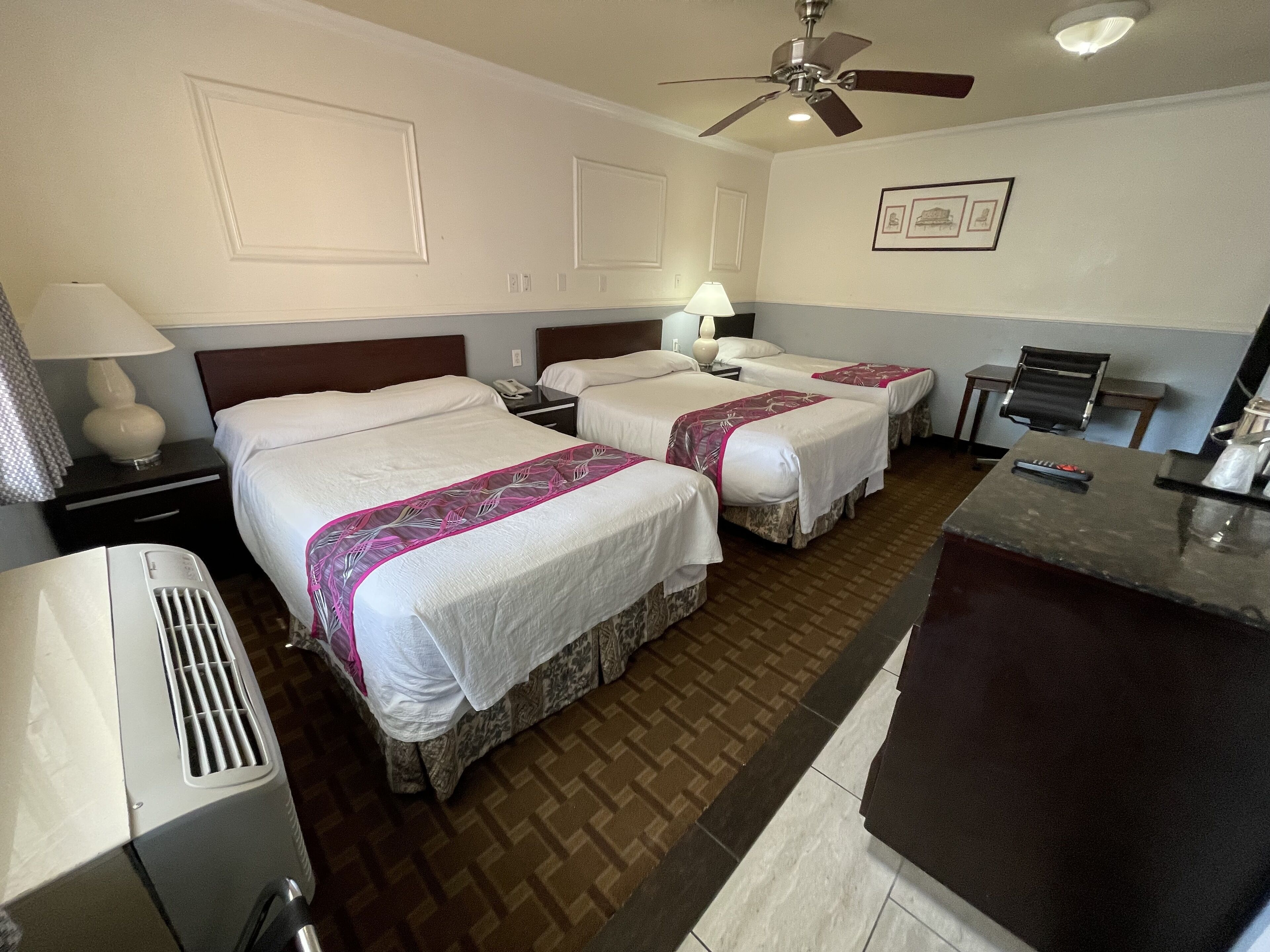 Photo - Hollywood Guest Inn