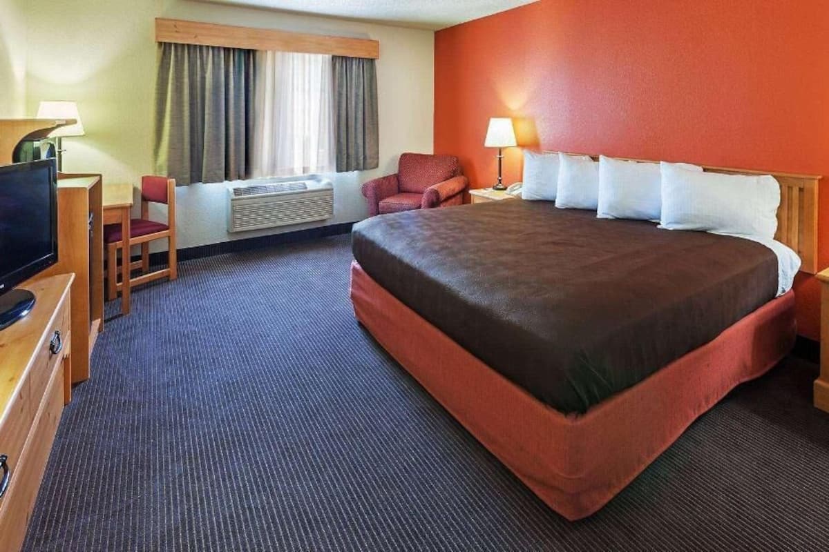 Ofnæmisprófaður sængurfatnaður, hljóðeinangrun, straujárn/strauborð