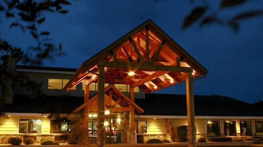 AmericInn by Wyndham Sturgeon Bay