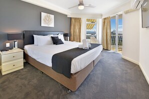 Apartamento, 1 habitación | Caja fuerte, mobiliario individual, tabla de planchar con plancha