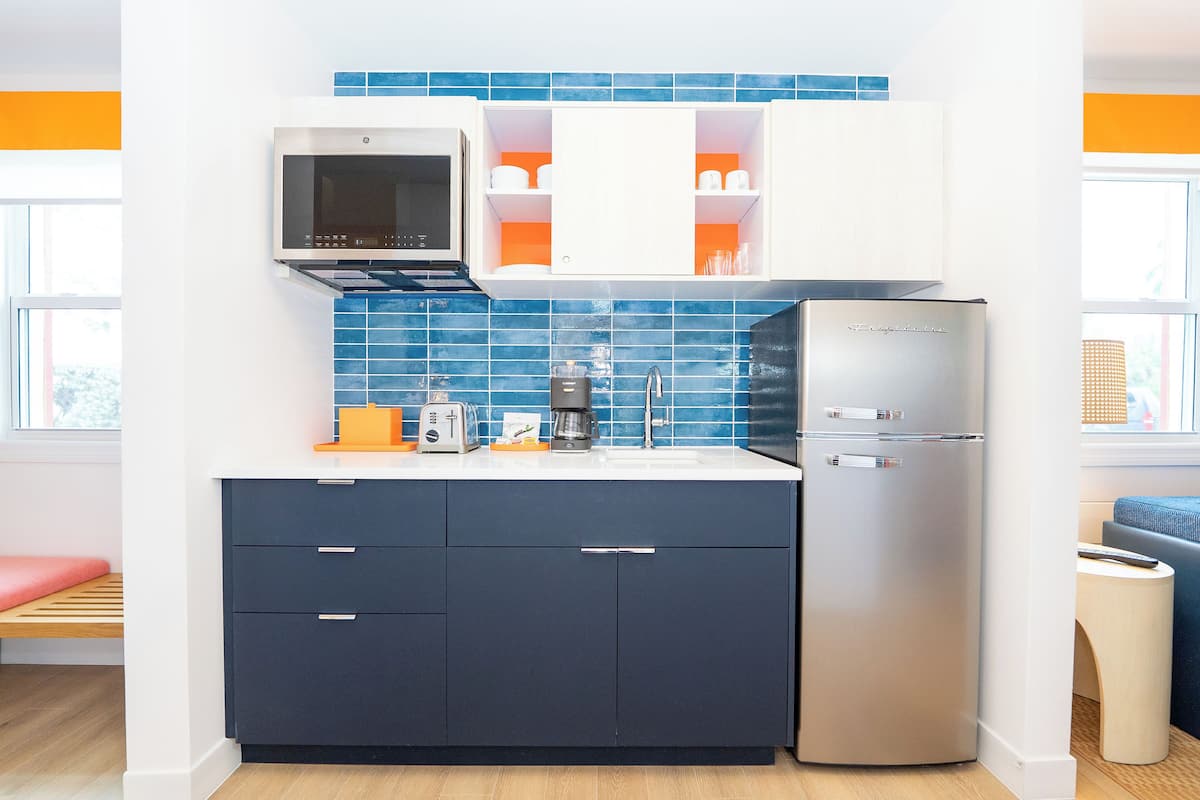 suite, 1 bedroom | private kitchenette | full-sized fridge, microwave, coffee/tea maker, toaster