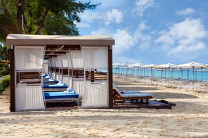 Private beach nearby, white sand, beach cabanas, sun loungers