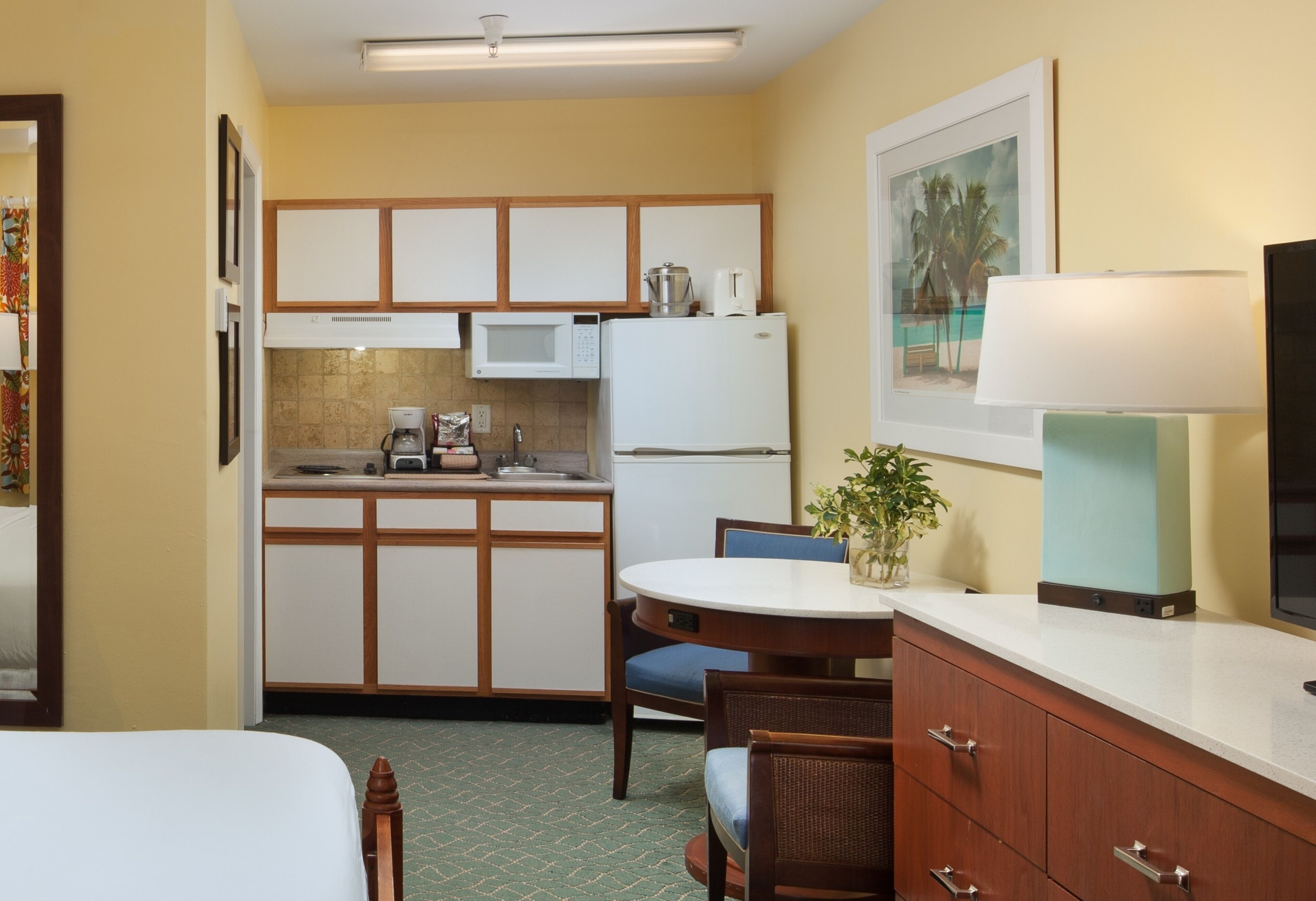 Sunshine Suites Resort